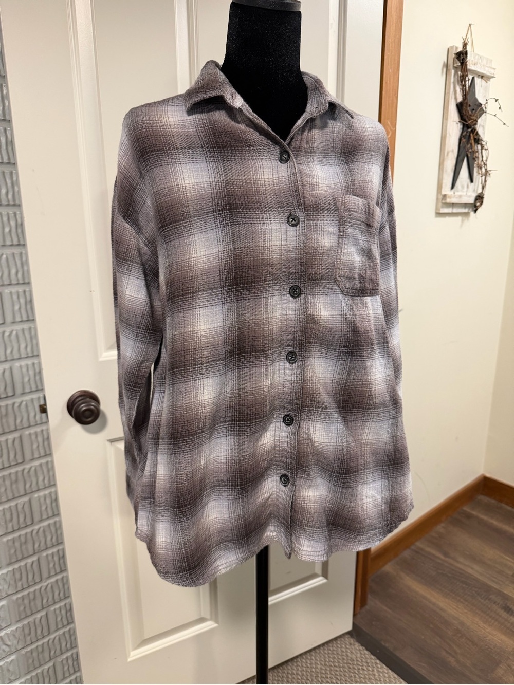 Garage Women’s Plaid Flannel Button Front Shirt XS/S Oversized